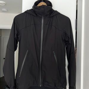 lululemon Vancouver special edition run jacket size US4 black like new